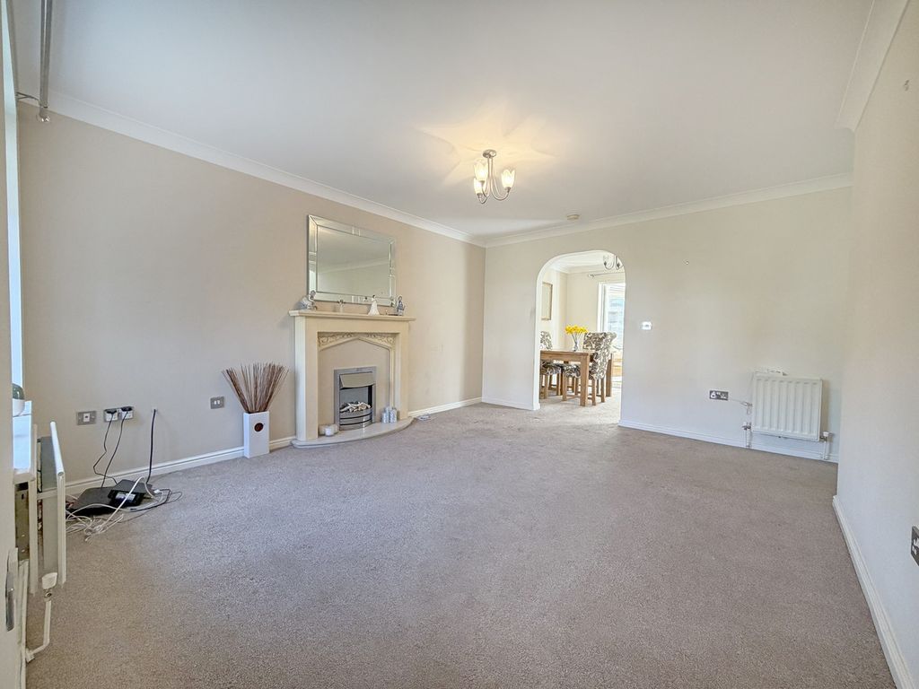 Property photo 2 of 38