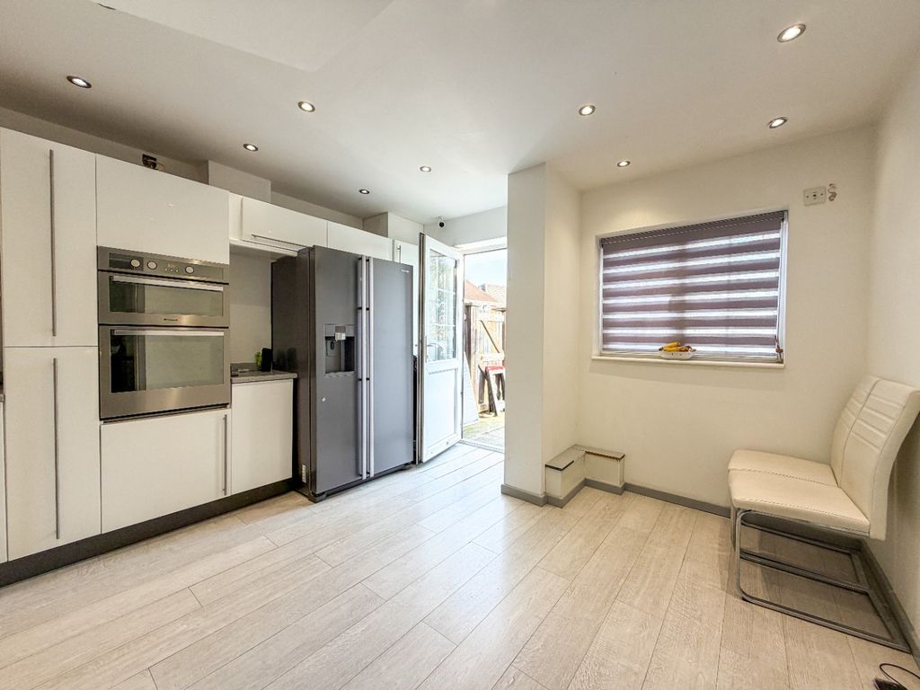 Property photo 3 of 17 4862013