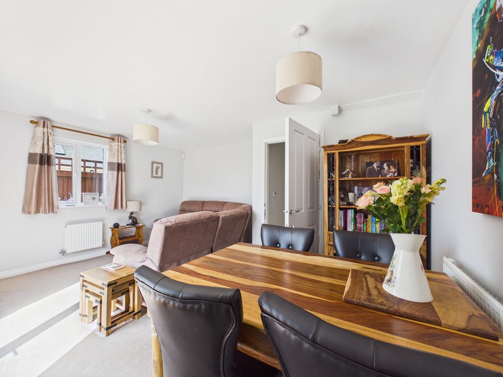 Property photo 3 of 21 Dining