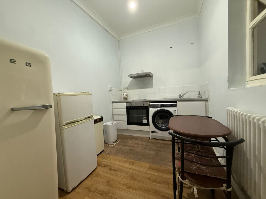 Property photo 3 of 5 Gallery