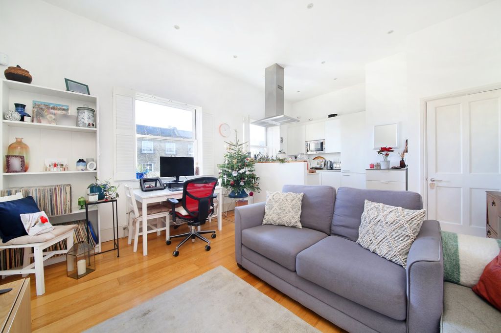 Property photo 2 of 8