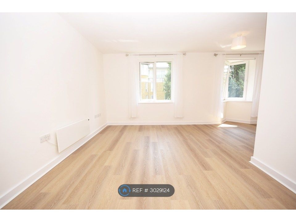 Property photo 1 of 13 Living Room
