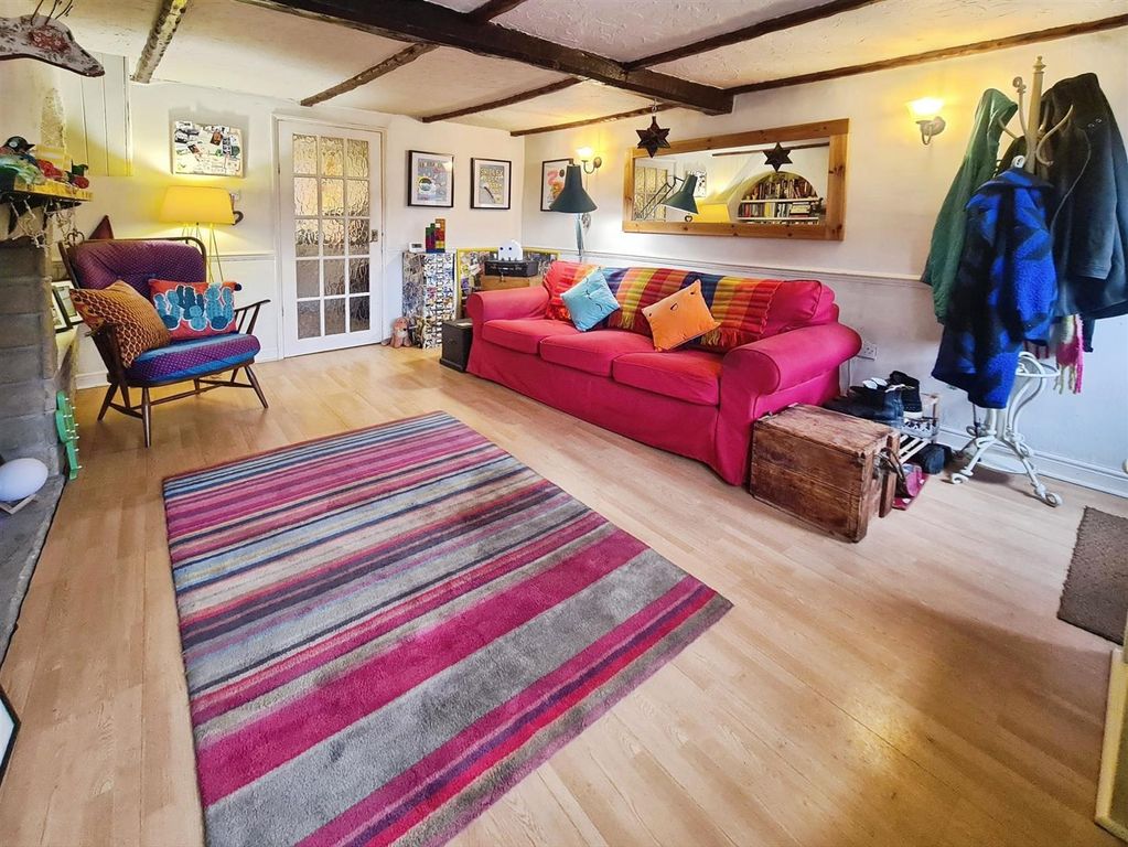 Property photo 2 of 16 Living Room