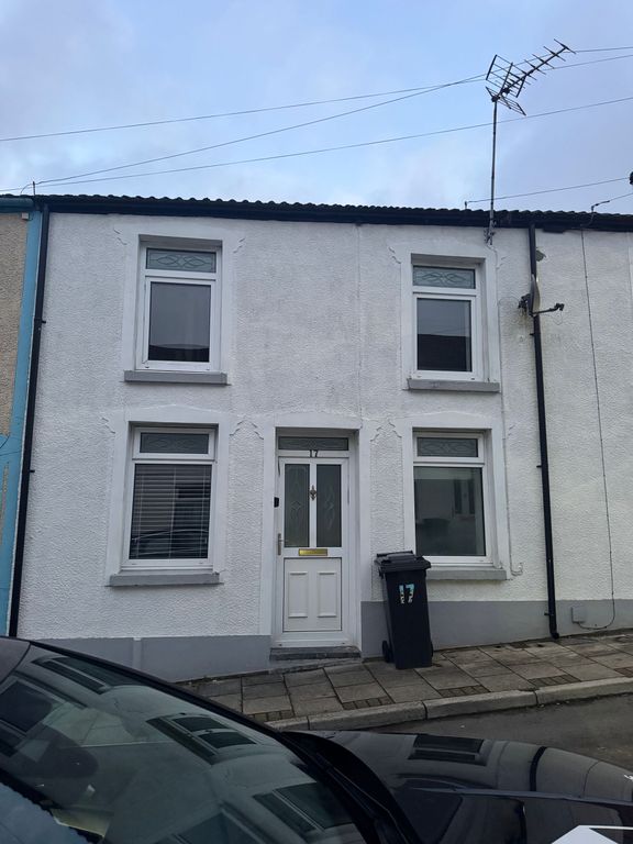 Property photo 1 of 6 Spring Street