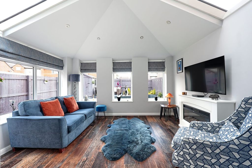 Property photo 1 of 19 4065801