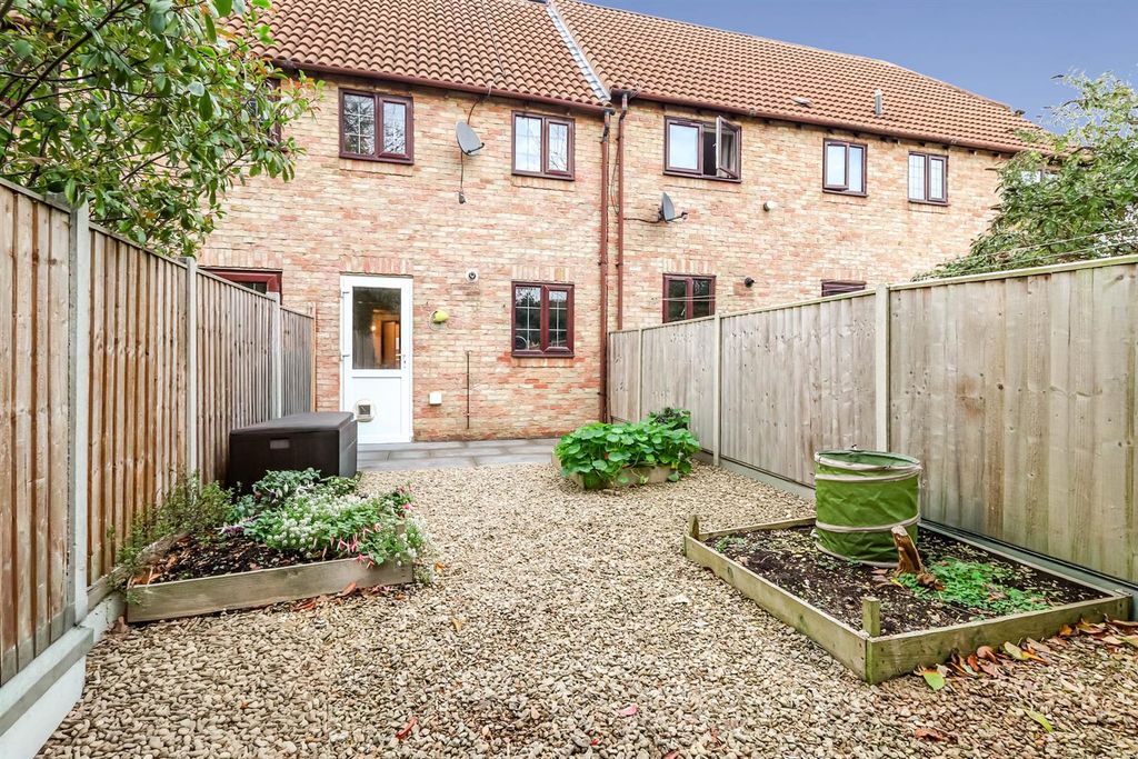 Property photo 3 of 9 Two-Bed-House-Hatherley (6).Jpg