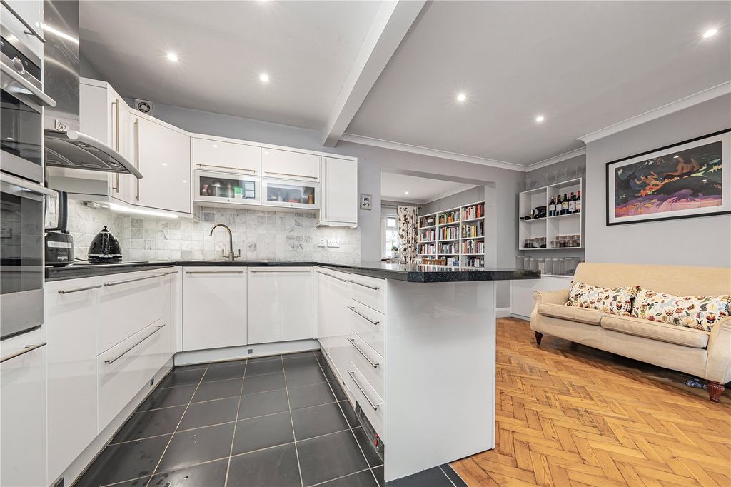 Property photo 3 of 16 Kitchen