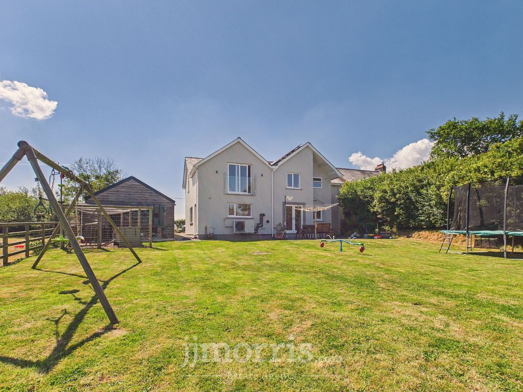 Property photo 3 of 35