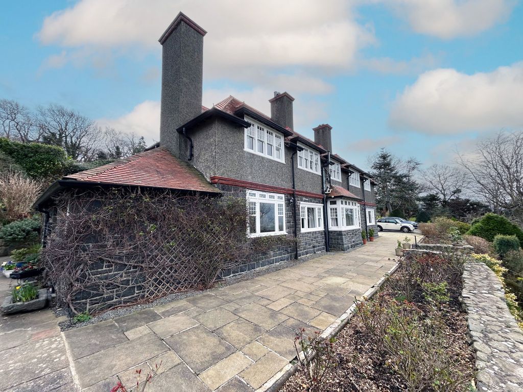 Property photo 1 of 74
