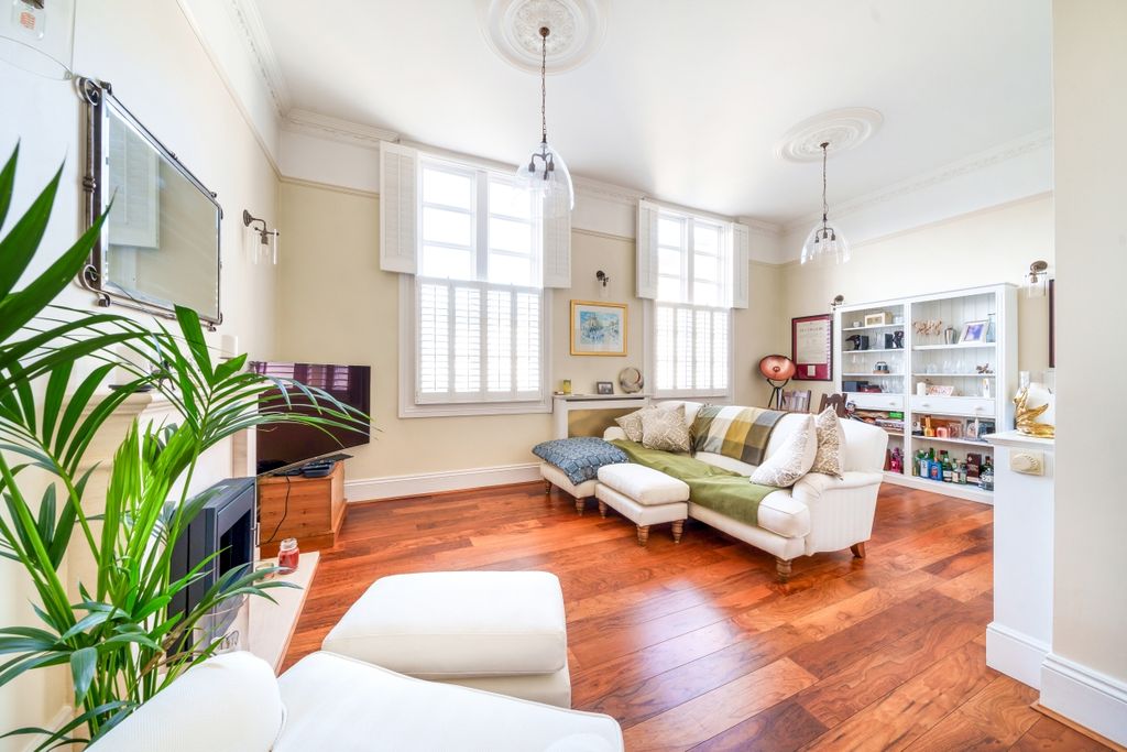 Property photo 2 of 18 1073629 (3)