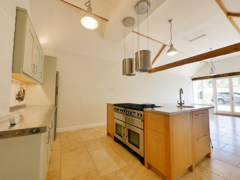 Property photo 3 of 21 Kitchen