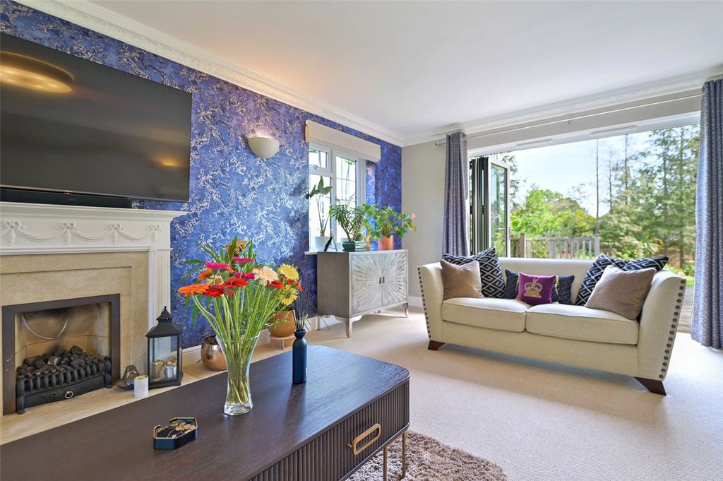 Property photo 3 of 25 Sitting Room
