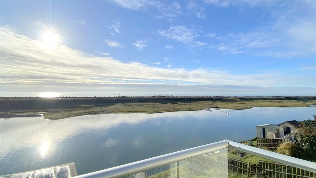 Property photo 2 of 37 Picture No. 56