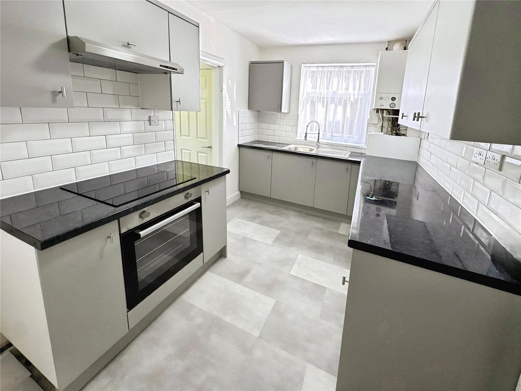 Property photo 3 of 17 Picture No. 02