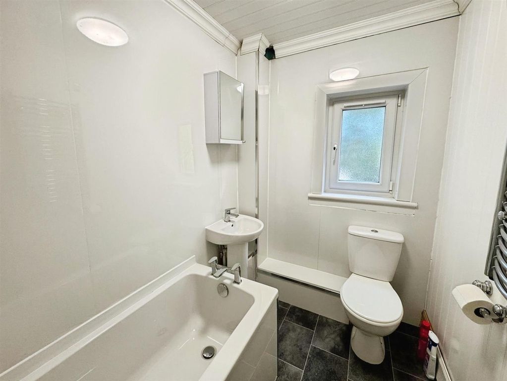 Property photo 3 of 6 5.Jpg
