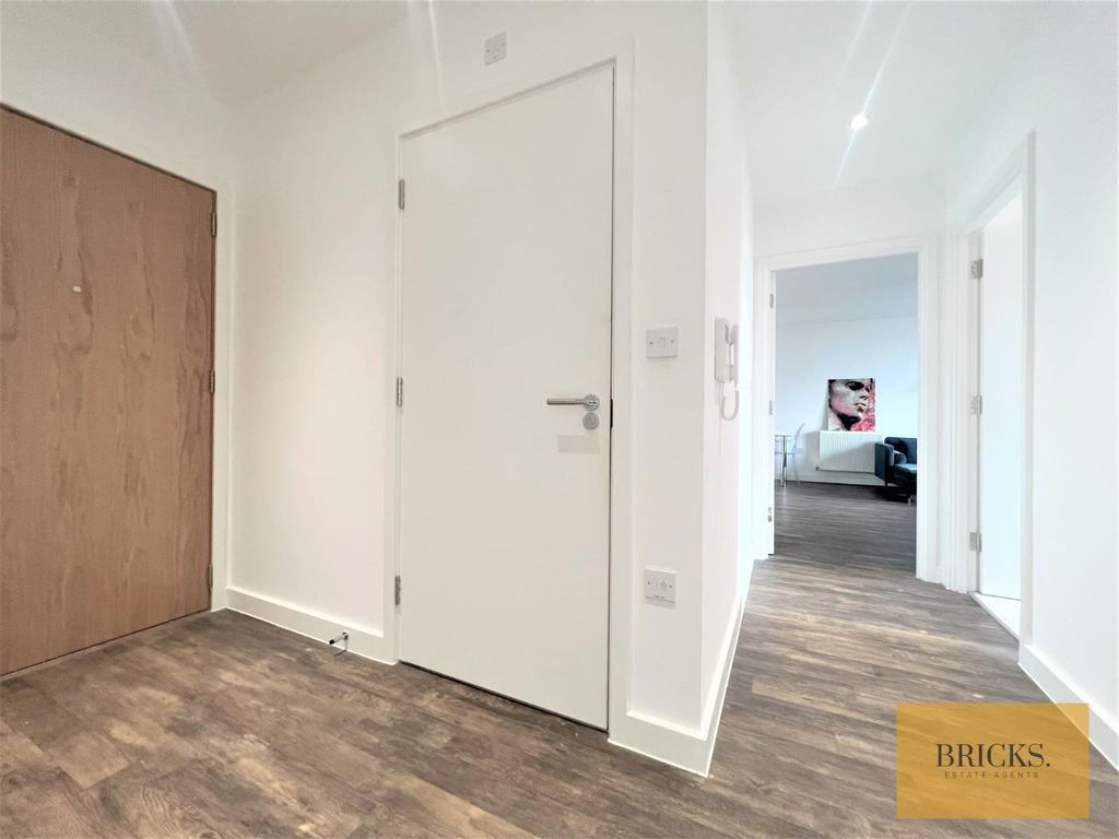 Property photo 2 of 18