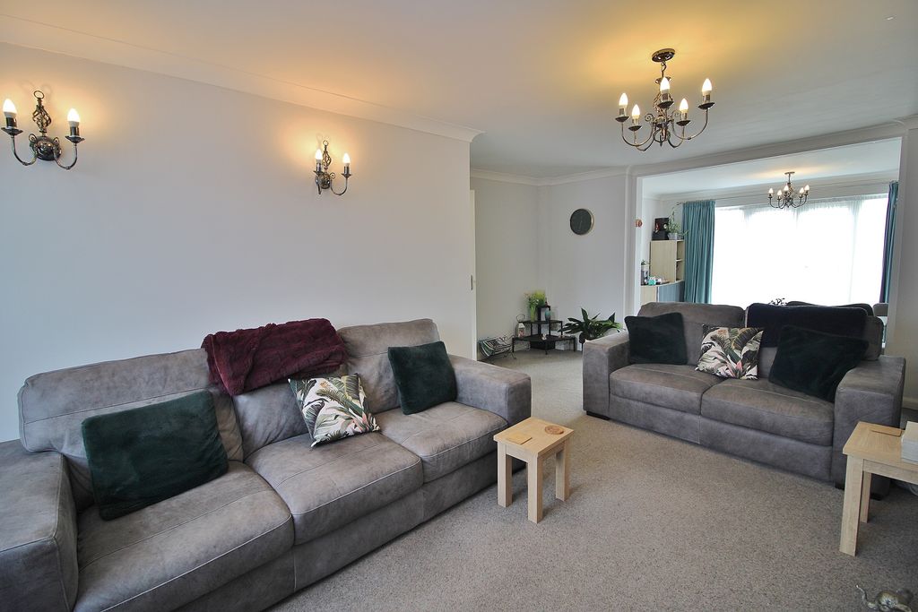 Property photo 3 of 19