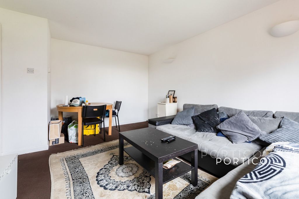 Property photo 3 of 18 Pbox-Img.Jpg