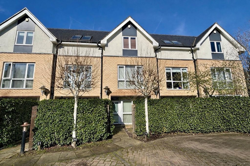 Property photo 1 of 20