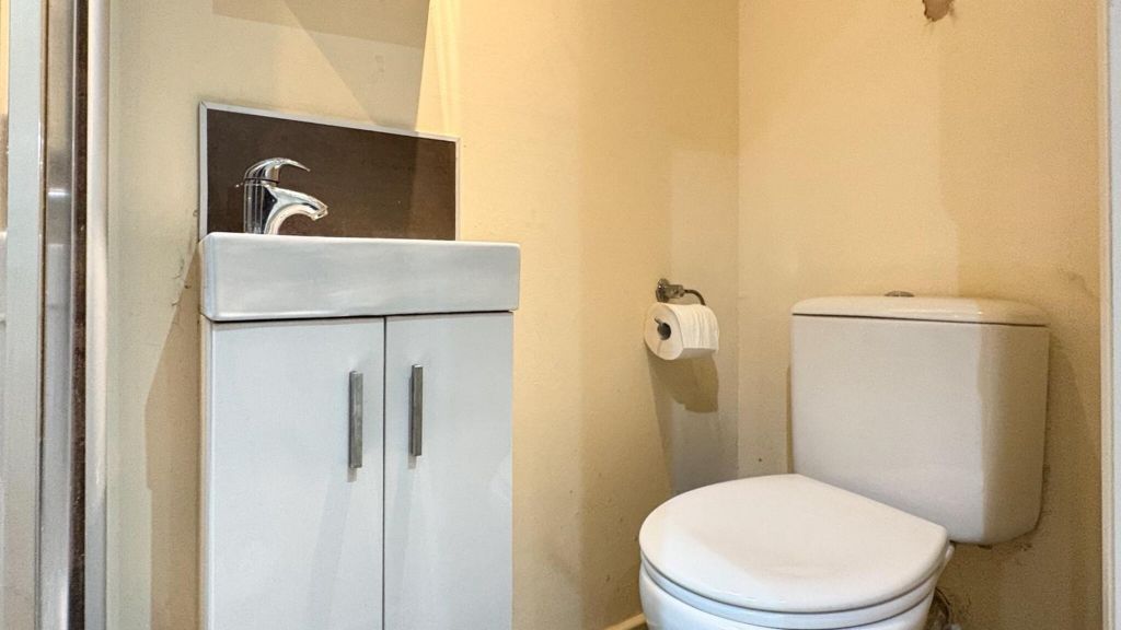 Property photo 3 of 5 Bathroom