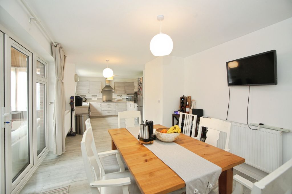 Property photo 2 of 24 Img_8817