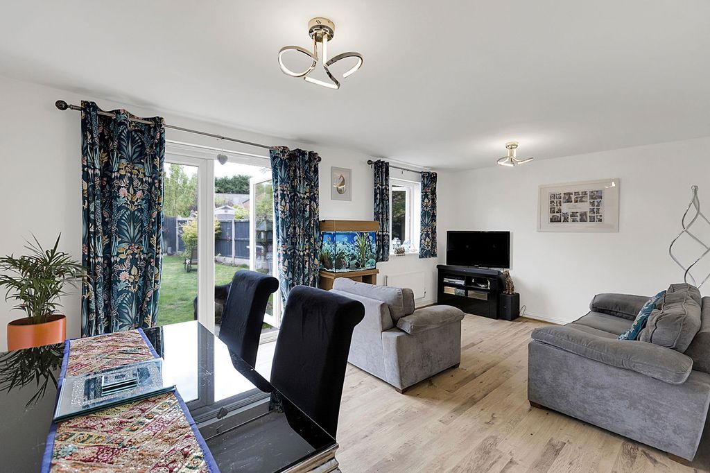 Property photo 3 of 19