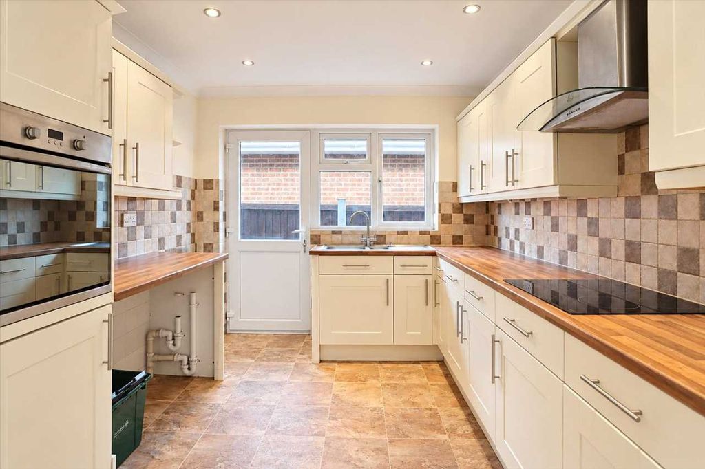 Property photo 3 of 9