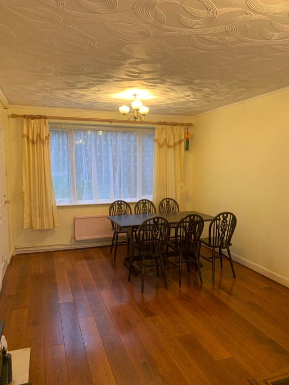 Property photo 3 of 16 Dining Room