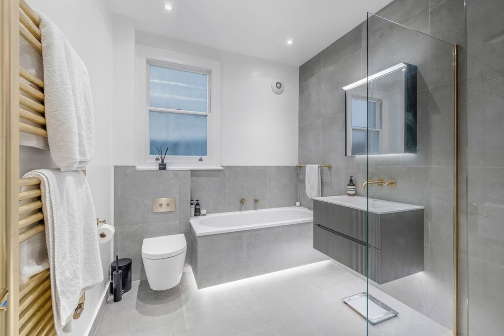 Property photo 3 of 15 Picture No. 08