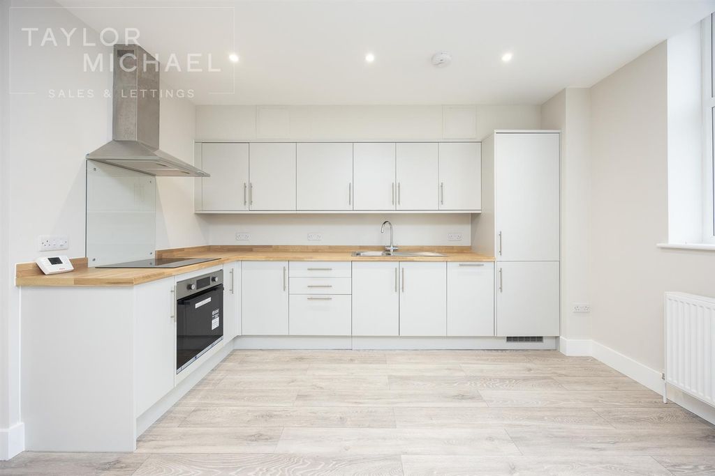 Property photo 1 of 9 Kitchen