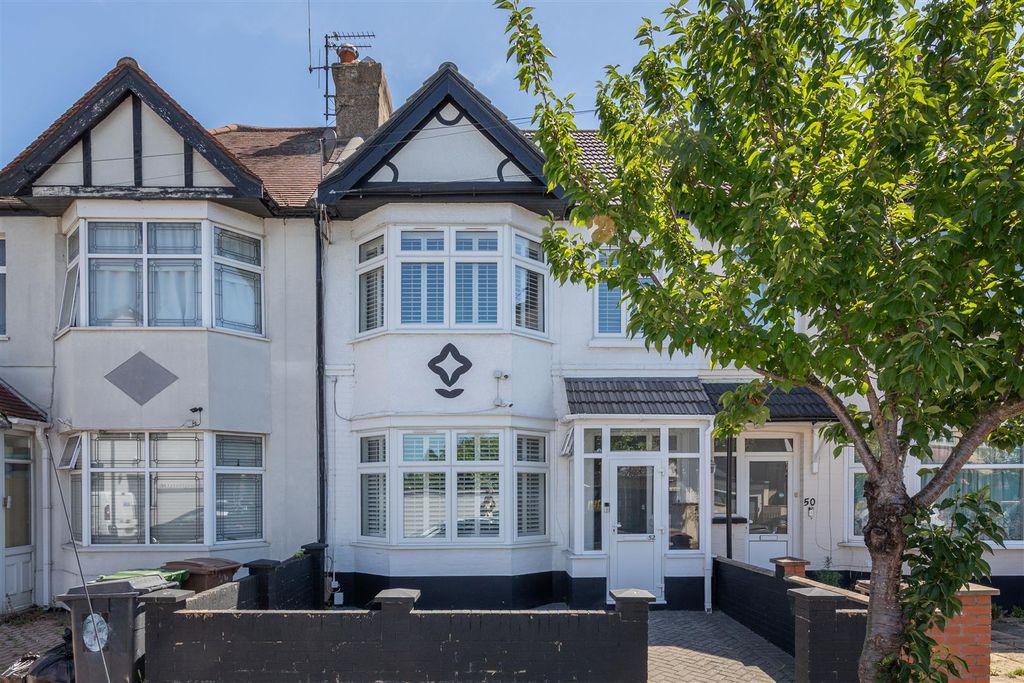 Property photo 1 of 24 York Road E4