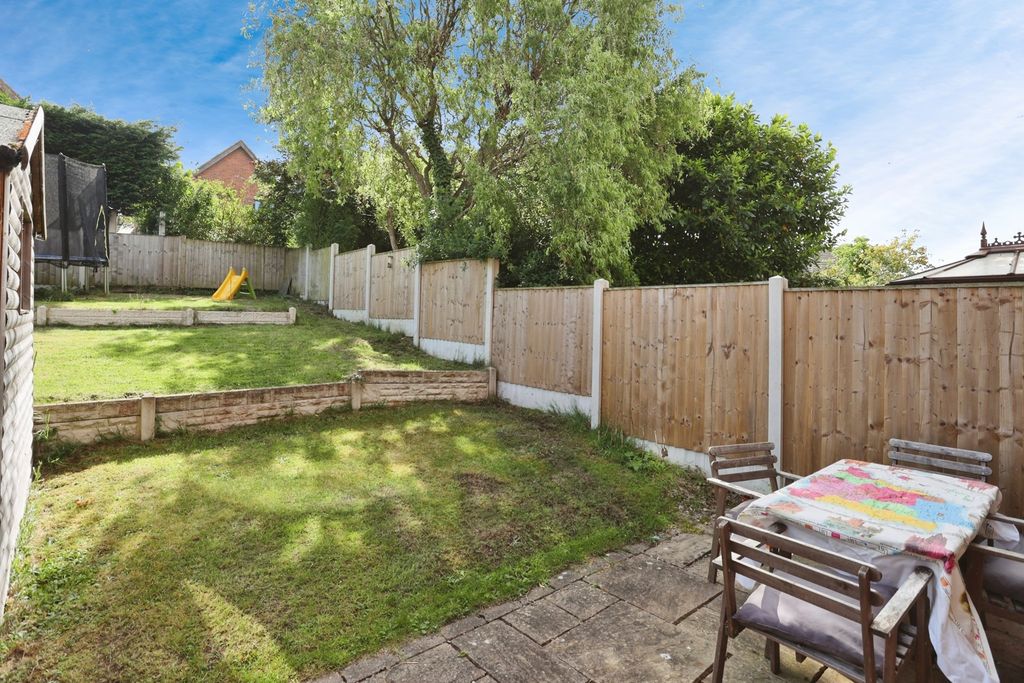 Property photo 3 of 17 Photo