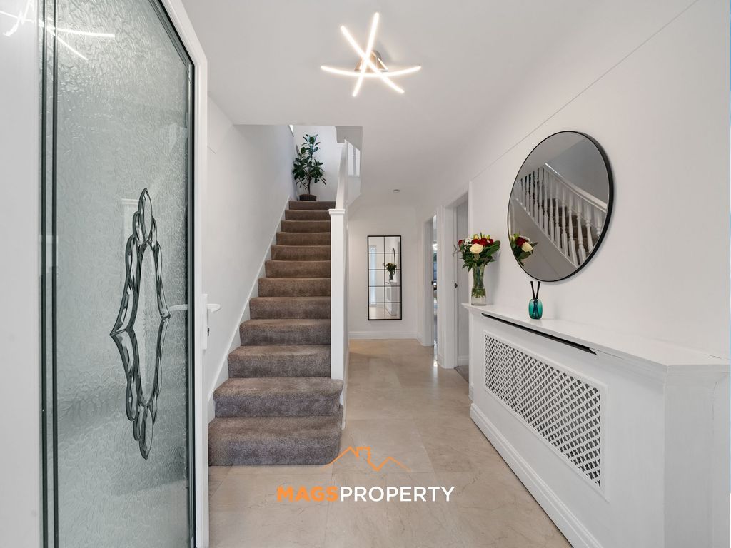 Property photo 3 of 31