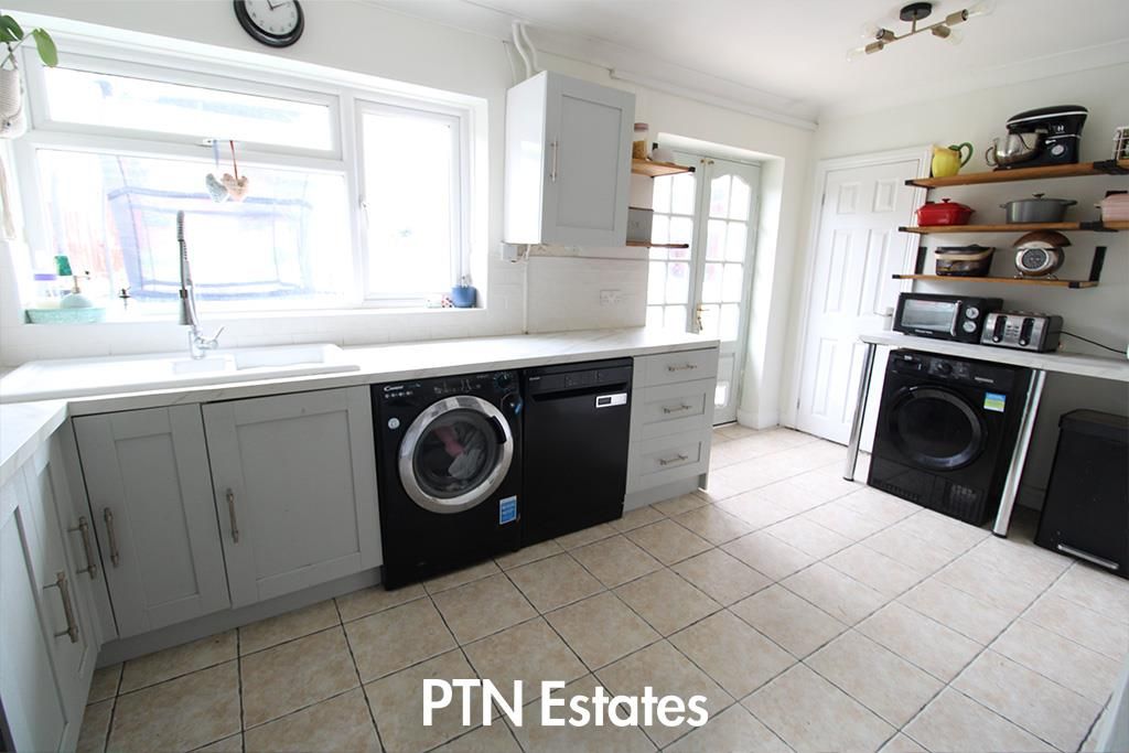 Property photo 3 of 11 Kitchen/Diner