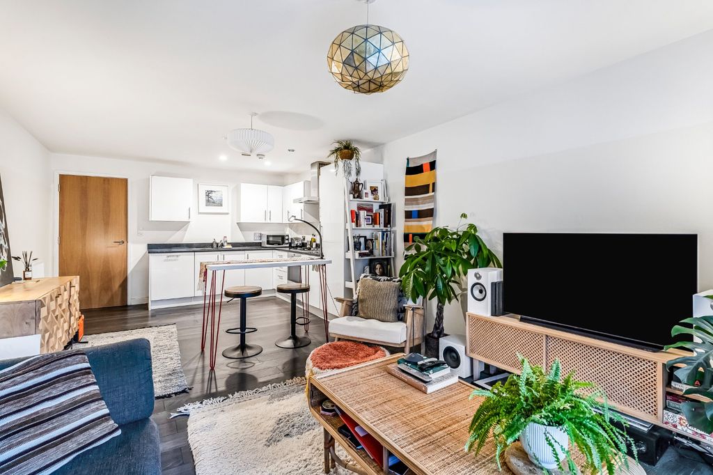 Property photo 3 of 22 Picture No. 17