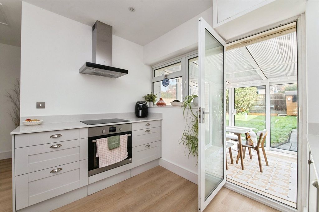 Property photo 2 of 15 Picture No. 57