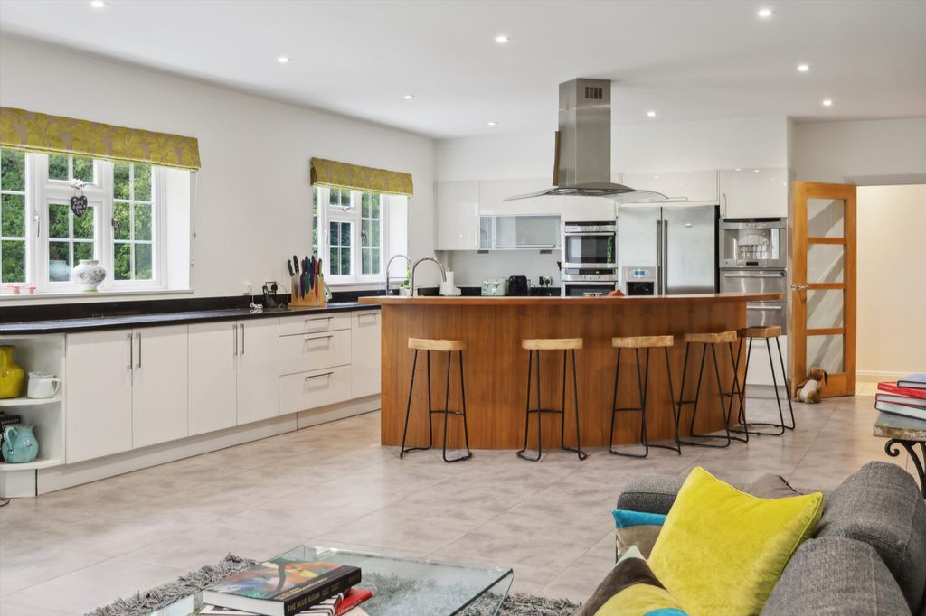 Property photo 1 of 20 Image