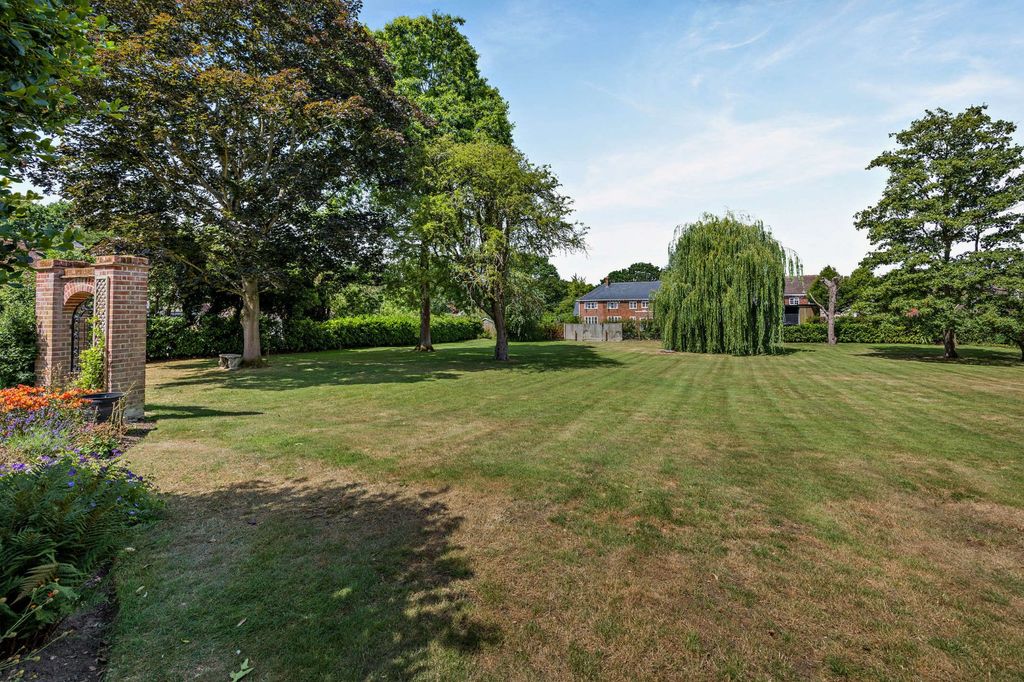 Property photo 2 of 17 Picture No. 20