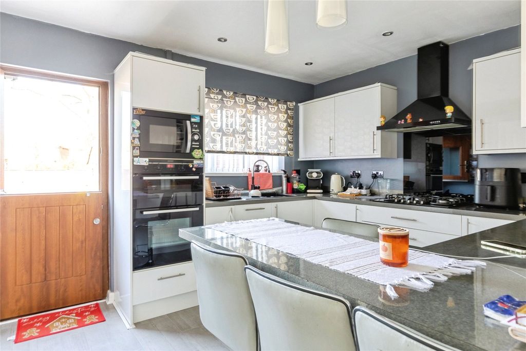 Property photo 3 of 18 Picture No. 07