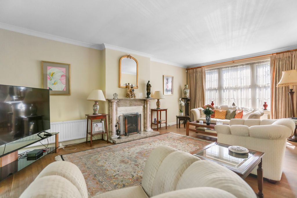 Property photo 2 of 19 296A7069