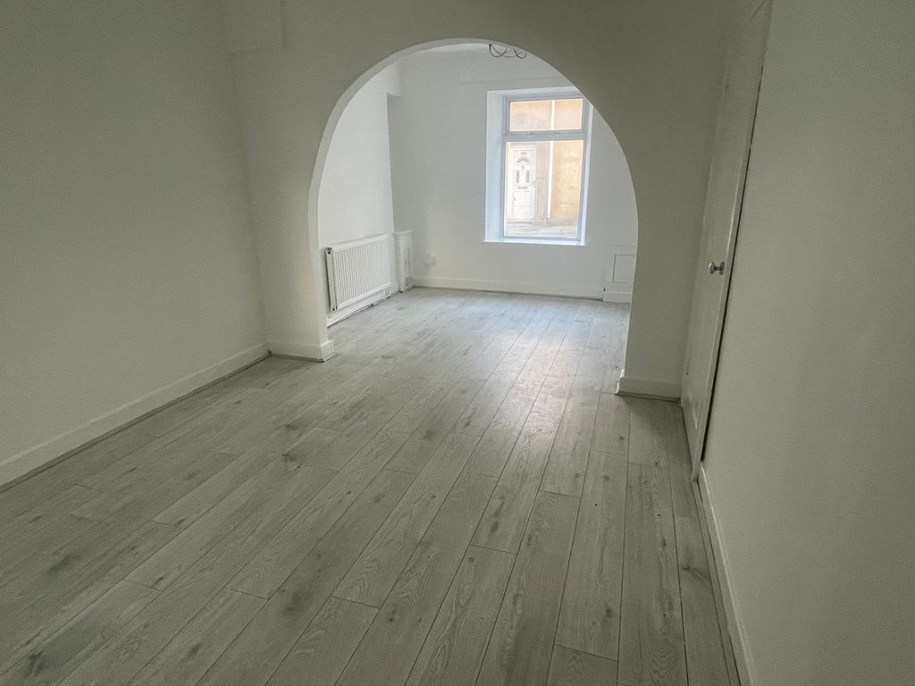 Property photo 2 of 16 Img_9873