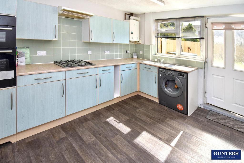 Property photo 3 of 13 Kitchen