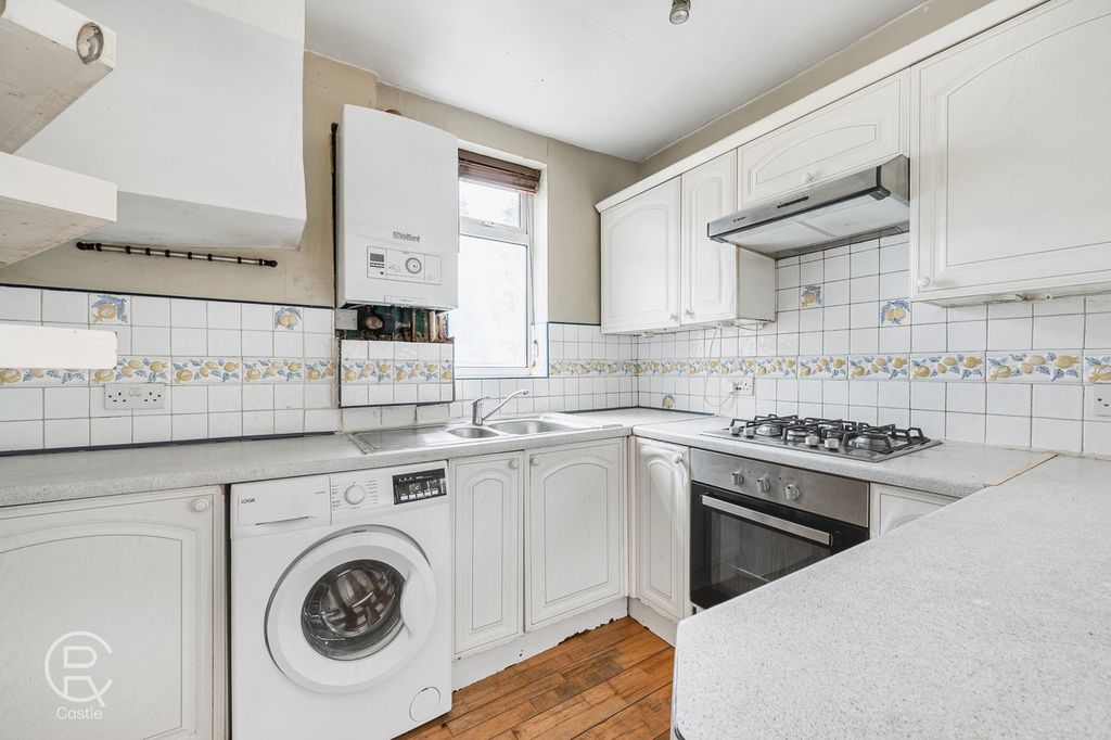 Property photo 3 of 15