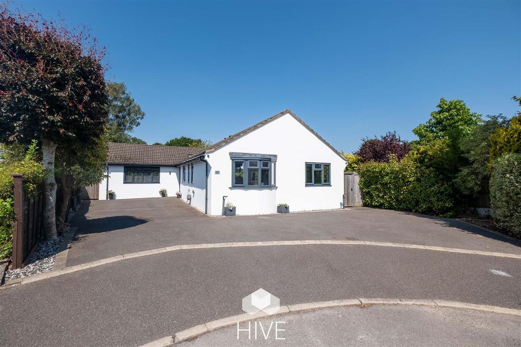 Property photo 1 of 26 Whitebeam Way