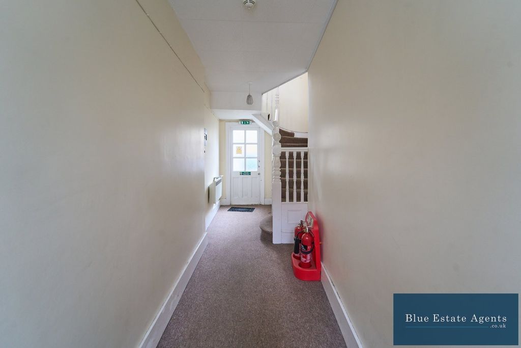 Property photo 3 of 24 Communal Entrance