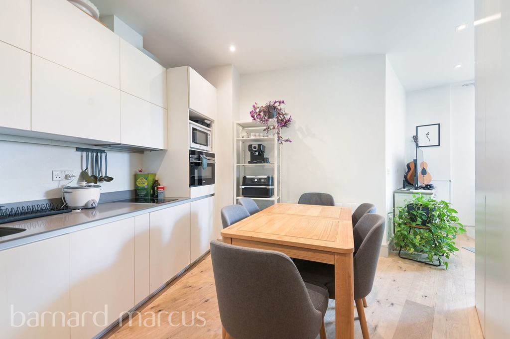 Property photo 1 of 8 Image