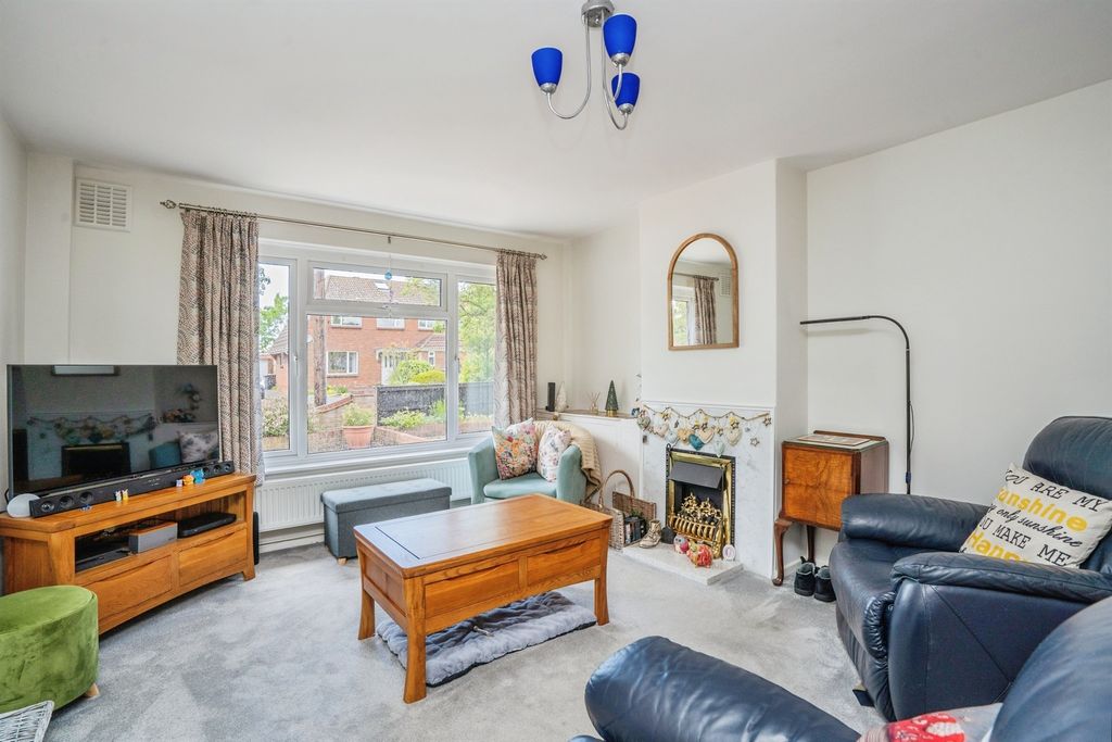 Property photo 2 of 17