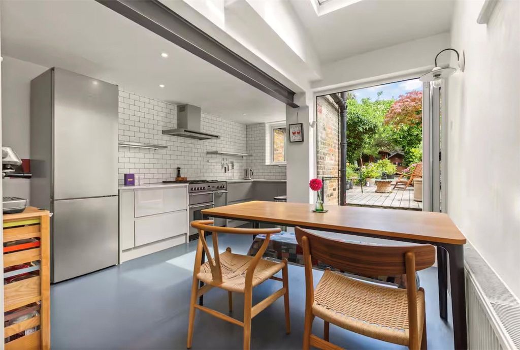 Property photo 2 of 17 Picture No. 89