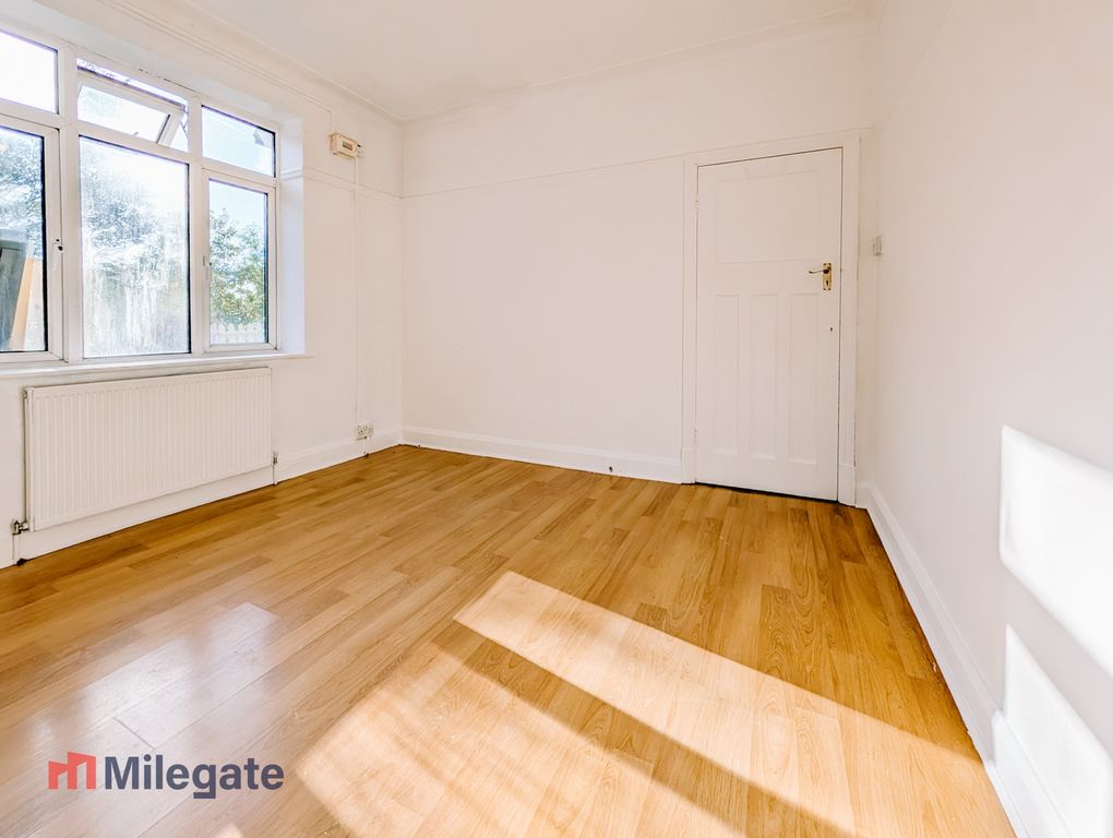 Property photo 3 of 9 Photo 3