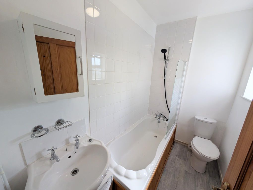 Property photo 3 of 7 Bedroom 1